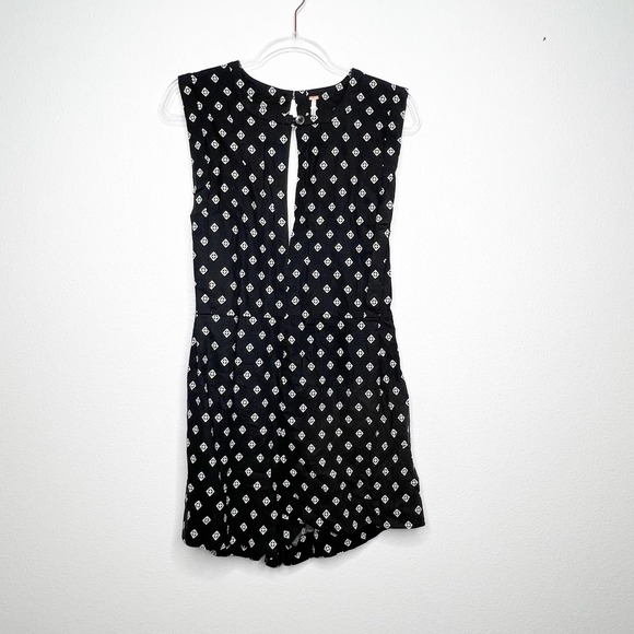 FREE PEOPLE Sleeveless Romper Navy Blue Geometric Medium - Picture 3 of 11